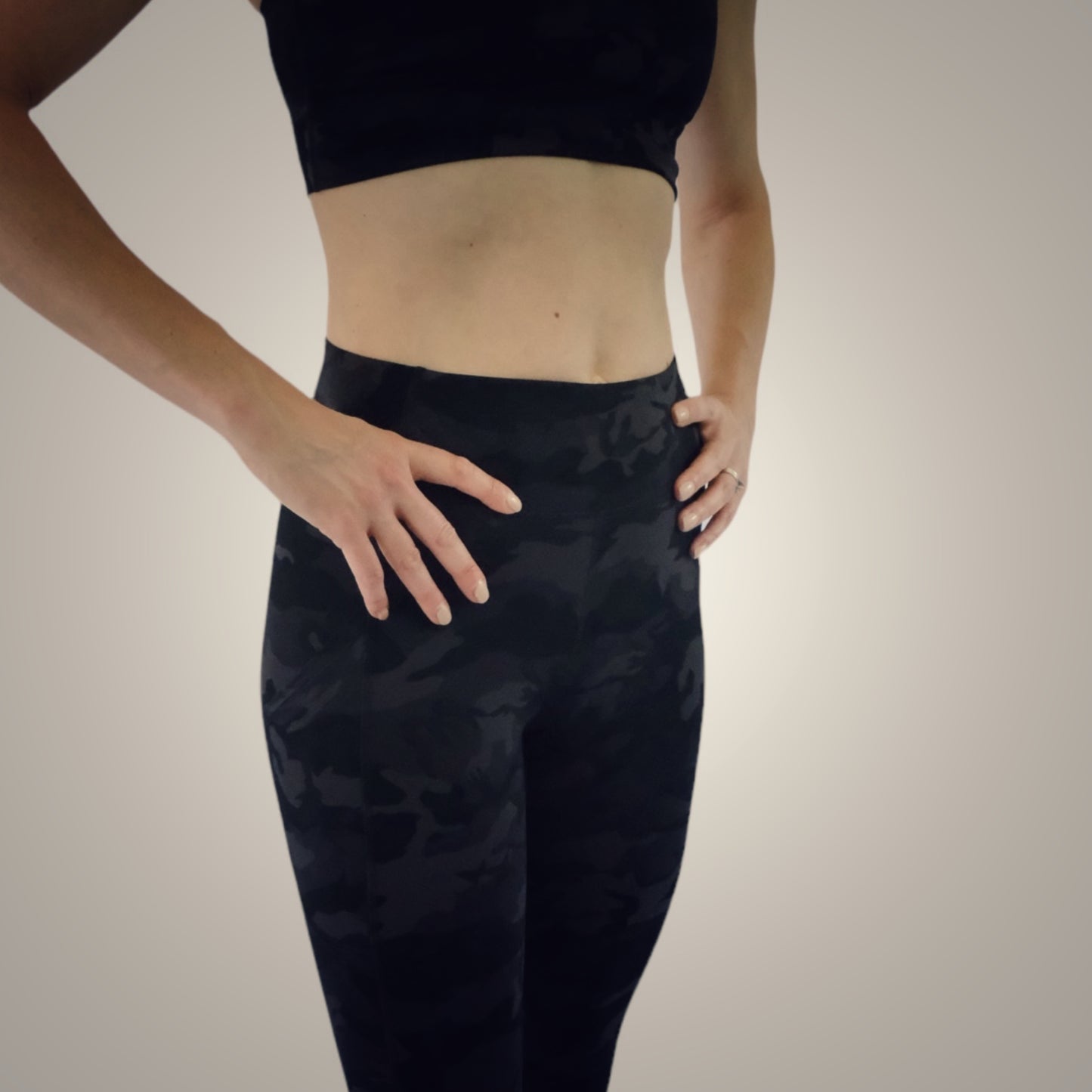 NOC URBAN TIGHT //